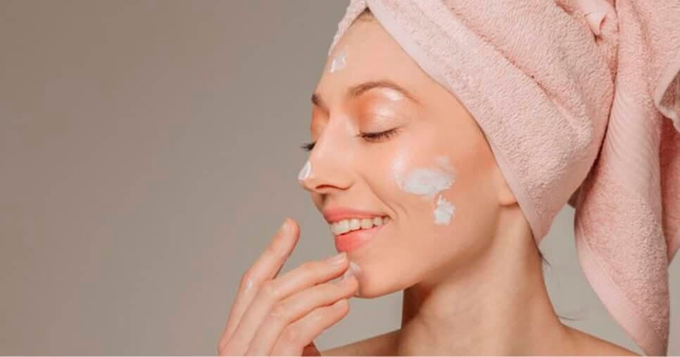 Fim das linhas de expressão: Máscara de colágeno com 1 ingrediente traz pele de porcelana às 60+