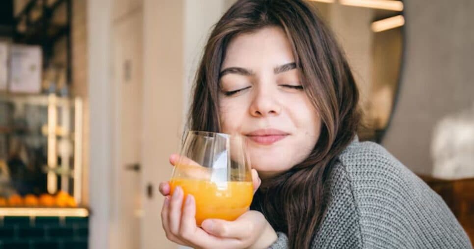 Rostinho de 30 anos: Suco da juventude rejuvenesce a pele de dentro para fora com 3 ingredientes