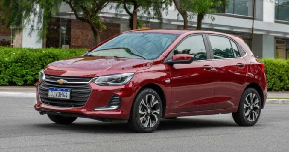 Donos choram no banho: Chevrolet Ônix é esmagado por nº1 da Fiat e despenca no Brasil em 2025