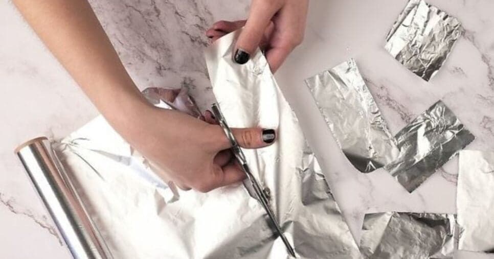 Papel alumínio para as unhas