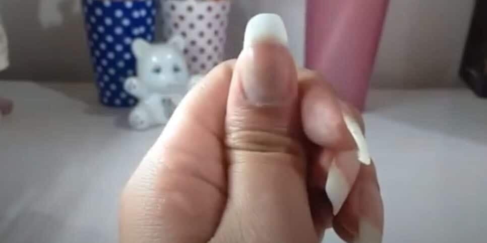 Unhas em gel (Foto: Reprodução / YouTube) Unhas em gel (Foto: Reprodução / YouTube)