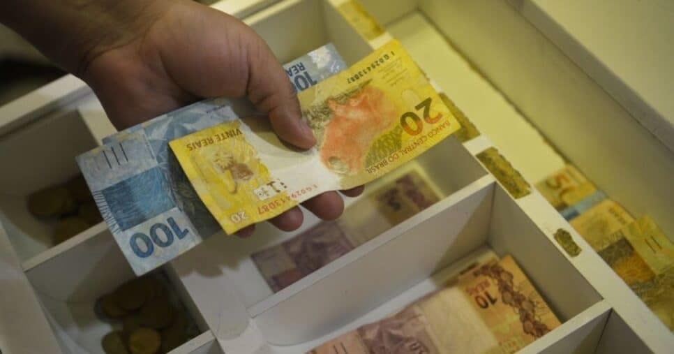 Comunicado do Banco Central confirma extinção de notas populares do Real em 2025 após 31 anos