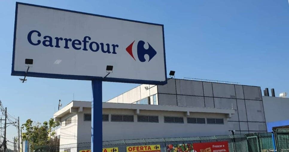 Lei traz exigência em supermercados como Carrefour e atinge idosos de 60, 70 e 80 anos