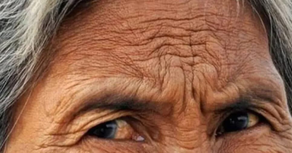 Proibido de fazer: 6 hábitos queridinhos que destroem o colágeno da sua pele e te envelhece 30 anos