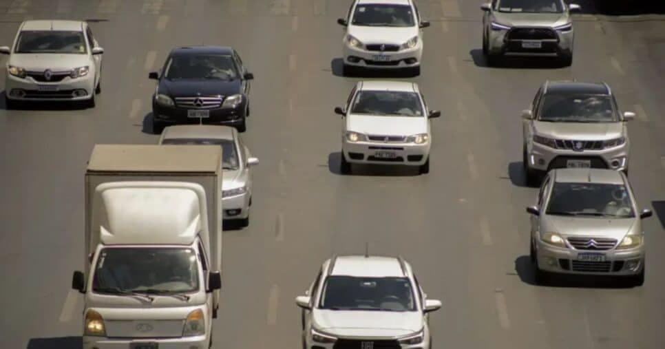 Infração muito comum crava FIM da CNH, causa mortes e motoristas de Salvador, na Bahia, lideram ranking
