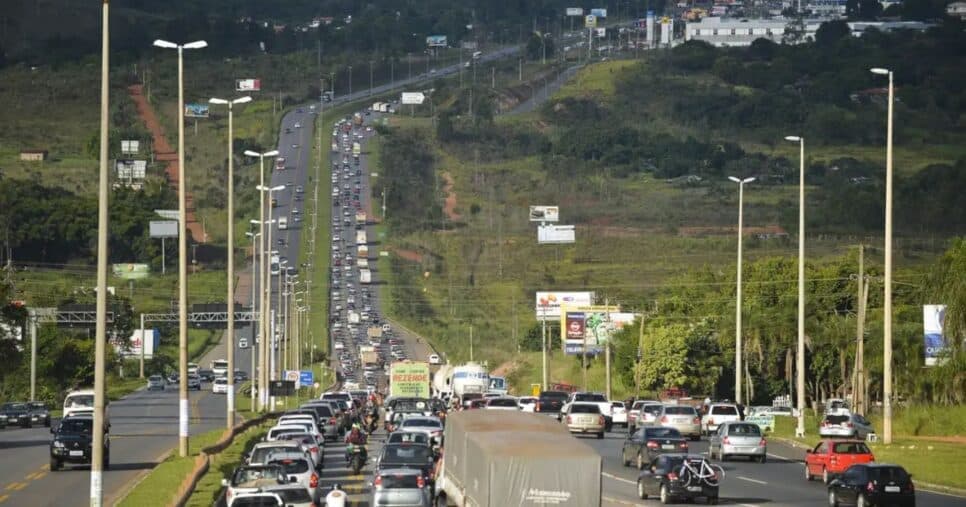 Nova lei para tirar CNH, veículo liberado sem documento e virada no exame: Detran-PR confirma 3 decretos