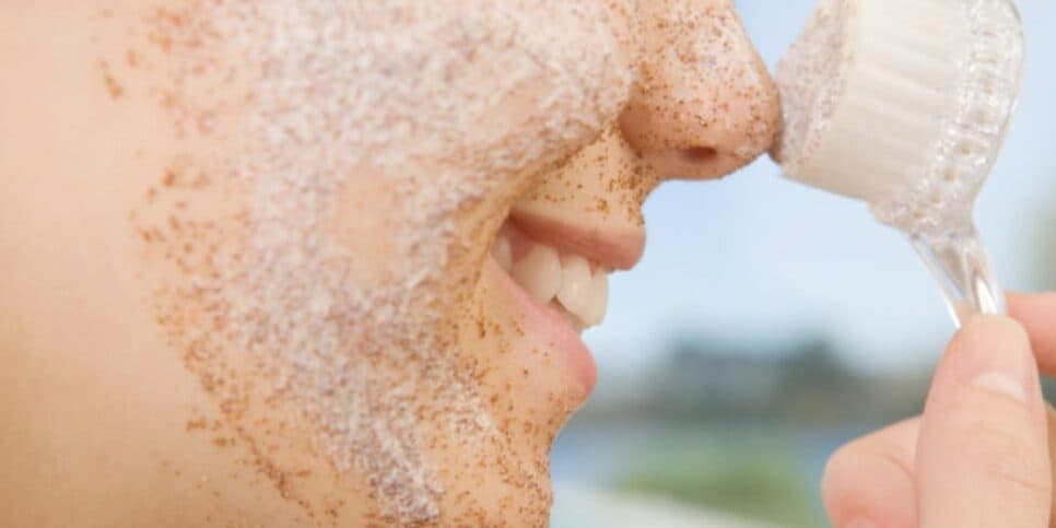 Açúcar e mel para esfoliar a pele (Reprodução: Canva)