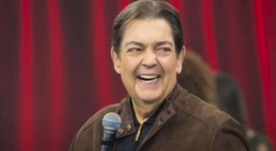Apresentador termina sendo elogiado sobre atitudes longe das câmeras (Foto: Reprodução/ Band) Faustão