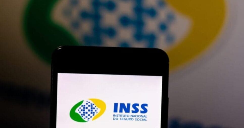 Reajuste garantido em 2025 e +5 presentões: INSS garante 2 vitórias e salva bolso dos idosos 60+ em abril