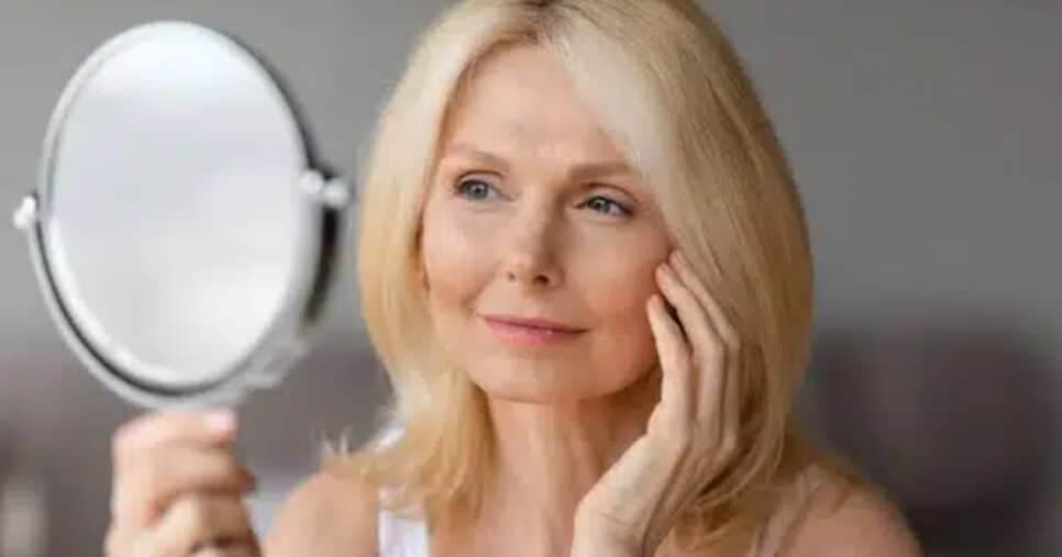 Detox para pele: Mistura com 3 ingredientes suga rugas e recupera a juventude das idosas 60 anos