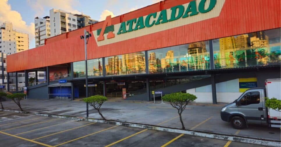 Encerramento: O fim de serviço vital à 334 lojas do Atacadão e o comunicado oficial emitido às pressas