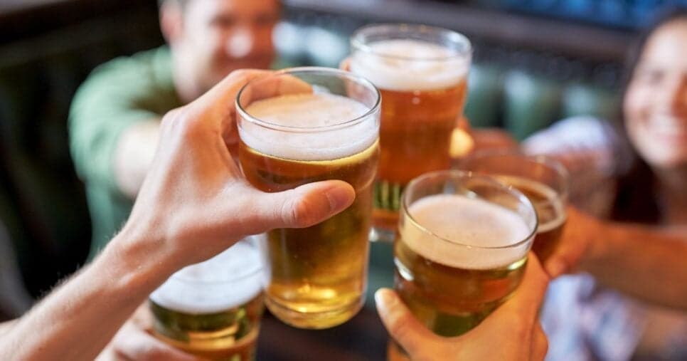 Bar mais amado de Curitiba, PR, ressurge das cinzas após encerrar as atividades por 6 anos e clientes vibram