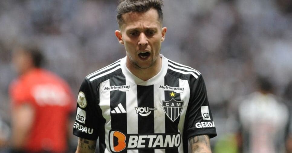 Desfecho de Bernard no Atlético-MG chega voando em Cuca e treinador se desespera em 2025