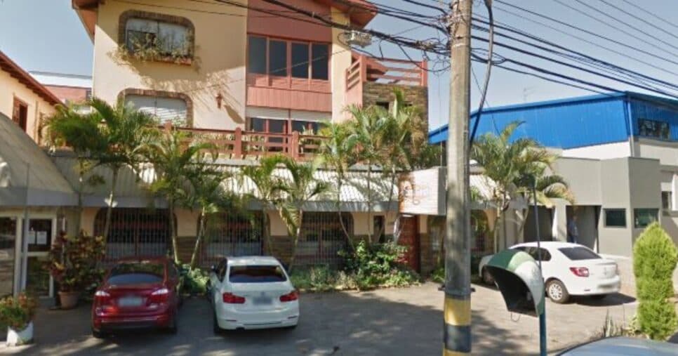 Fachada da churrascaria fechada