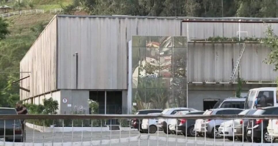 Fábrica de Le Chaval de Piracaia tinha cerca de 500 funcionários e faliu em 1996 (Foto Reprodução/Lucas Rangel/ TV Vanguarda)