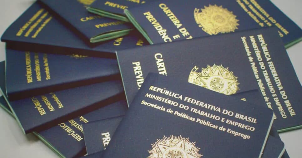Nada de só 30 dias: Lei trabalhista garante 120 dias de folga sem desconto no salário à lista de CLTs