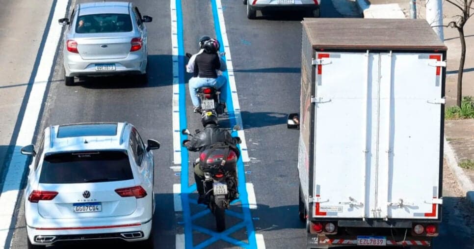 Lei de trânsito - Motofaixa (Foto: Reprodução) 