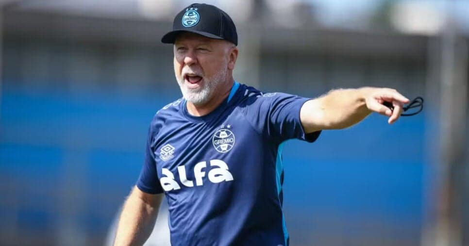 Terror de Mano Menezes: Craque de R$ 22 milhões deixa Grêmio às pressas em 2025