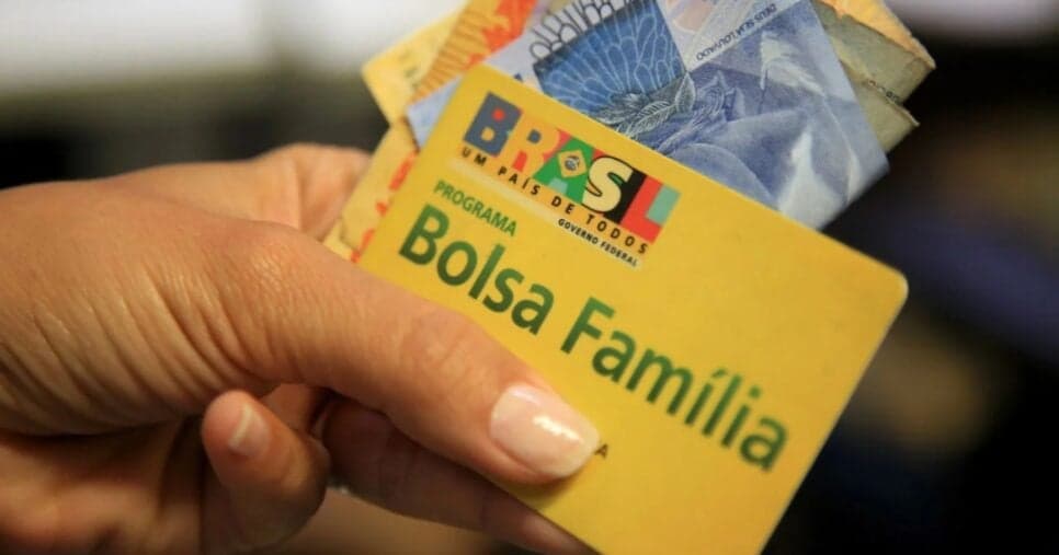 Lula ciente: Bolsa Família libera 3 extras e +10 presentões para salvar lista de CPFs