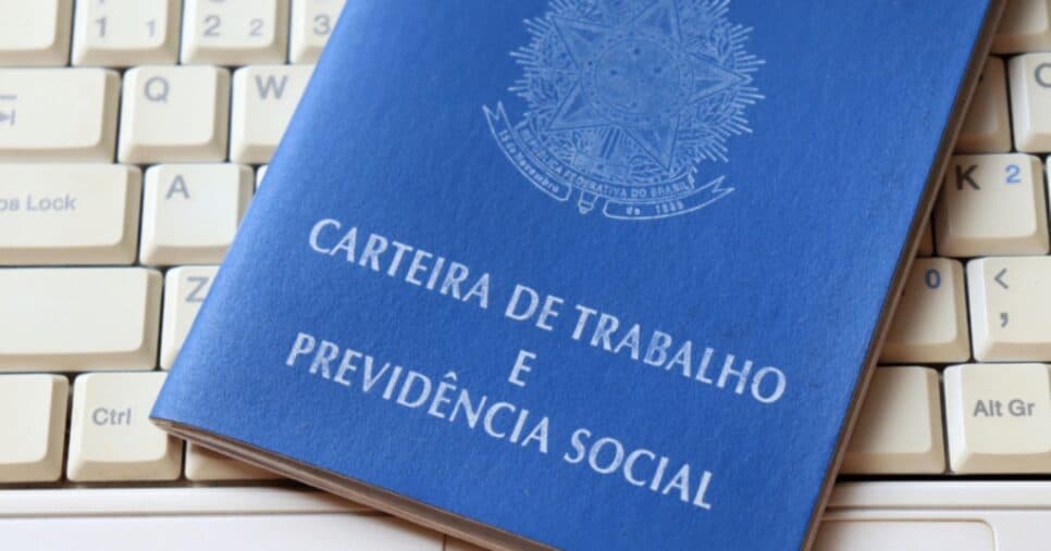 Lei trabalhista em vigor em 2025 garante redução de 1h no trabalho - (Foto: Internet)