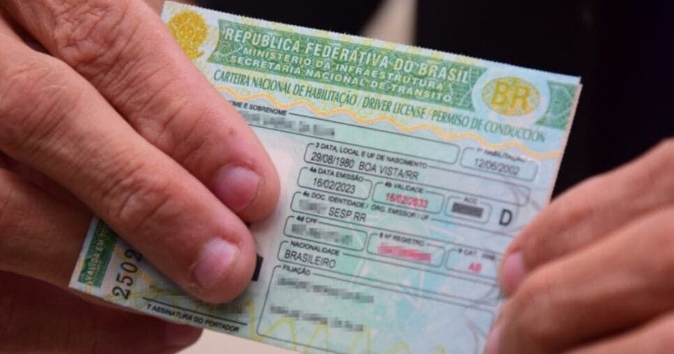 Adeus à CNH: Lei de trânsito em Salvador, BA, revela multa imperdoável que arranca o documento de motoristas