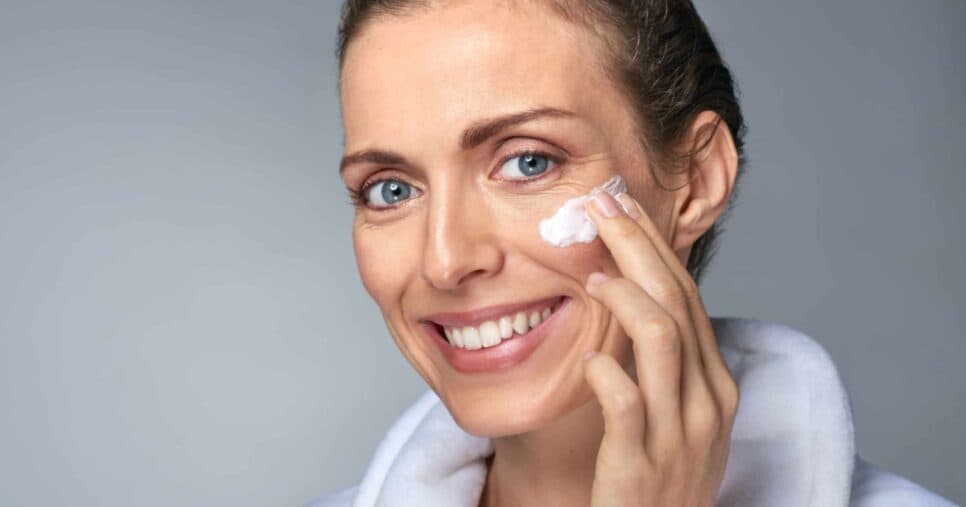 Fonte da juventude: Creme com 3 ingredientes traz resultado melhor que botox à mulheres 40+