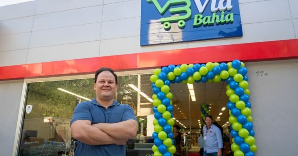 Diretor da rede, Leonardo Flores comemora expansão da marca em BH | Foto: Amis
