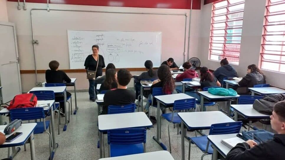 Adveb é voltado para profissionais da educação (Foto Reprodução/Itatiaia)