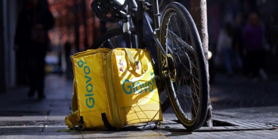 Glovo anunciou as mudanças aos entregadores (Reprodução: Internet)