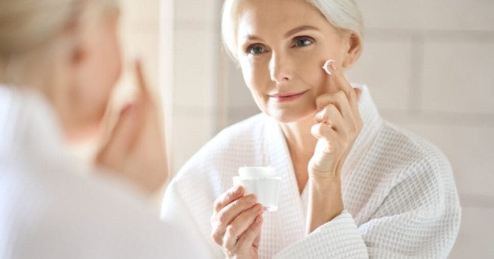 4 cremes antissinais poderosos para sugar linhas faciais