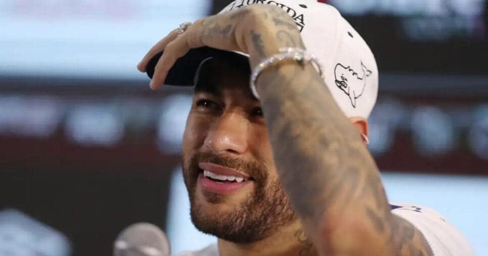 Acusado de traição, Neymar toma atitude contra moça grávida (Foto: Reuters/Carla Carniel)