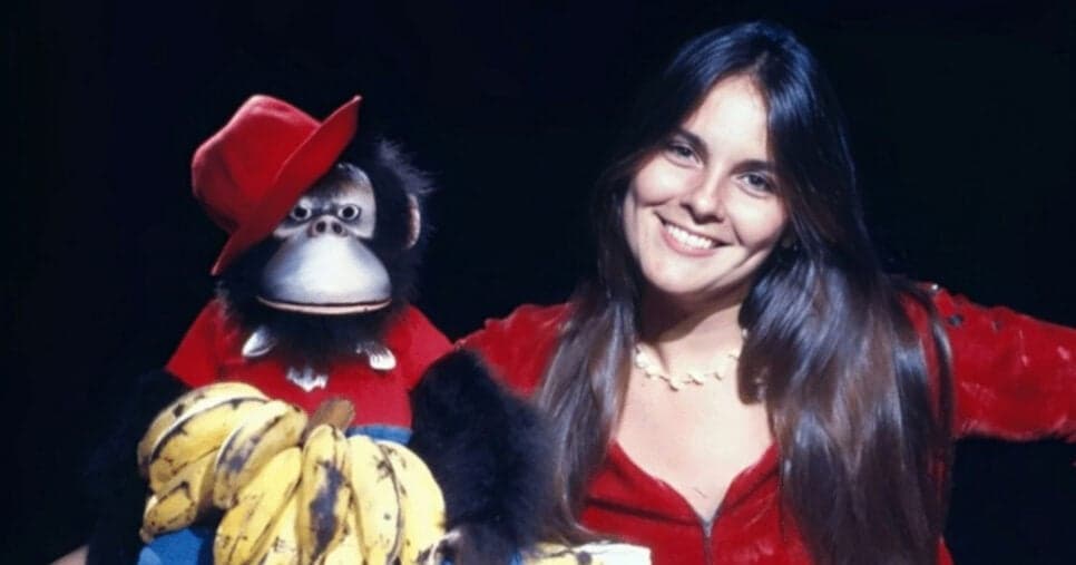 Paula Saldanha e o macaco Loyola na TV Globinho (Reprodução/Memória Globo) Paula Saldanha e o macaco Loyola na TV Globinho (Reprodução/Memória Globo)