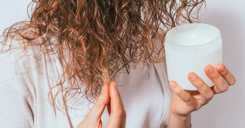 Adeus, chapinha: Substituto da progressiva deixa o cabelo liso escorrido com 3 alimentos