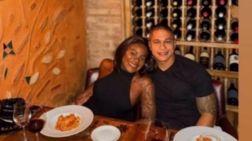 Thiago Gonçalves, namorado da cantora com ela em jantar romântico (Foto: Reprodução/ Instagram)