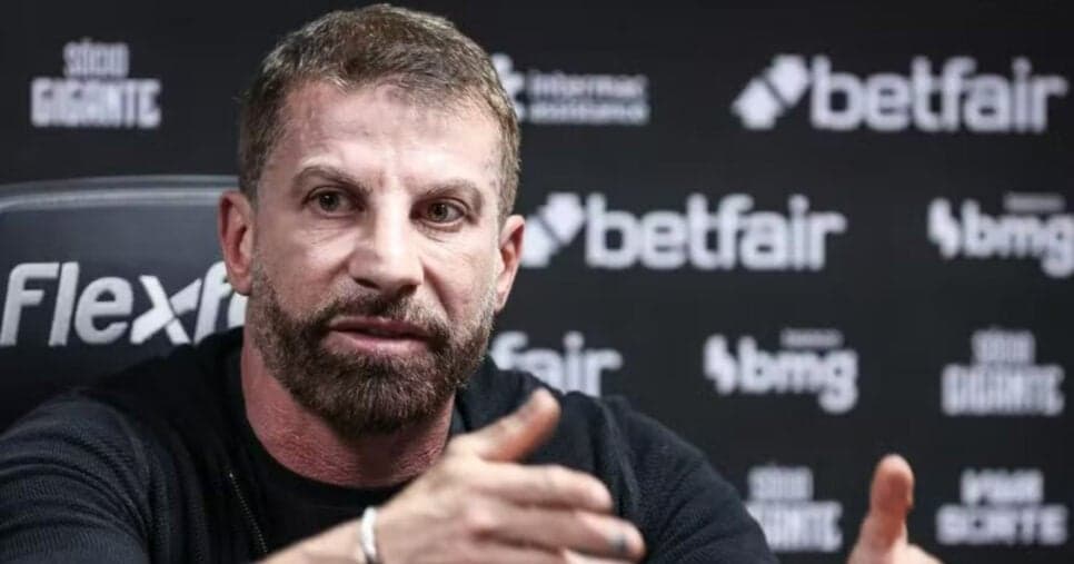 R$ 15 milhões e saída imediata: Pedrinho leva rasteira e craque confirma saída do Vasco