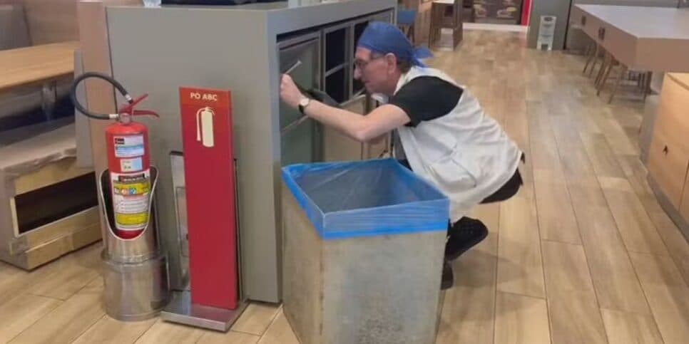 Vistoria da Vigilância Sanitária no Park Shopping (Reprodução: TV Globo)
