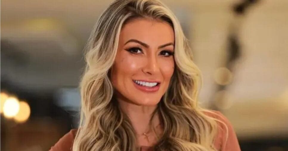 "Máquina de dinheiro": Andressa Urach revela fortuna faraônica 1 ano após vender fotos nuas