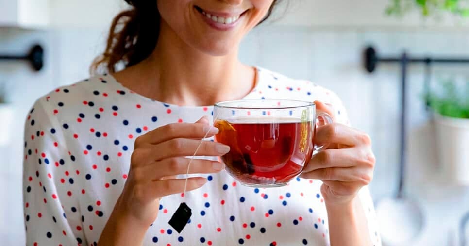 Chá anticancerígeno com fruta popular age contra diagnóstico de doença