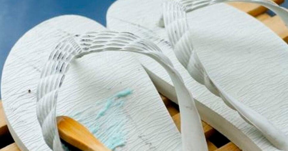 Limpeza de chinelos (Foto: Reprodução)