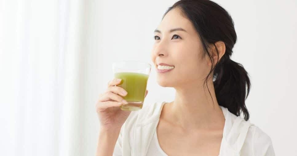 Pele de porcelana: Suco com mais colágeno do mundo previne rugas e flacidez