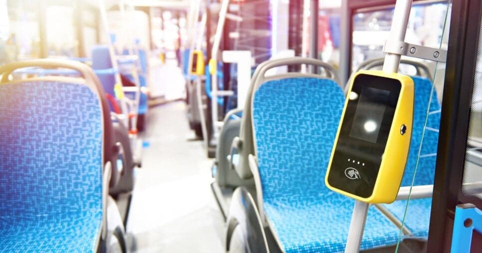 Adeus, Vale-Transporte: Lei trabalhista em vigor libera SUSPENSÃO de benefício por 1 atitude em 2025