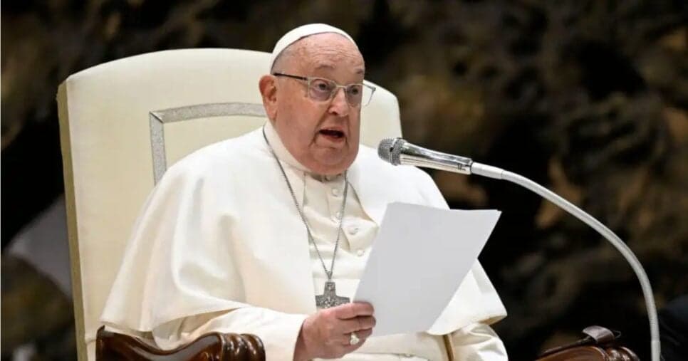 Médico revela fatalidade que levou à morte do Papa Francisco: "Colapso"