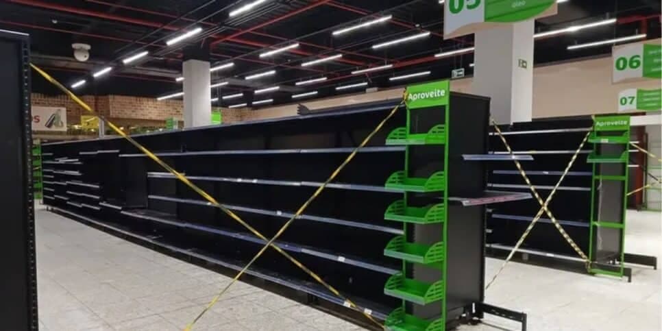 Prateleiras BomPreço (Foto: Reprodução / Bahia Econômica)