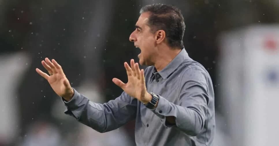 Renato Gaúcho recebe desfecho de jogador do Botafogo (Foto: Vitor Silva)