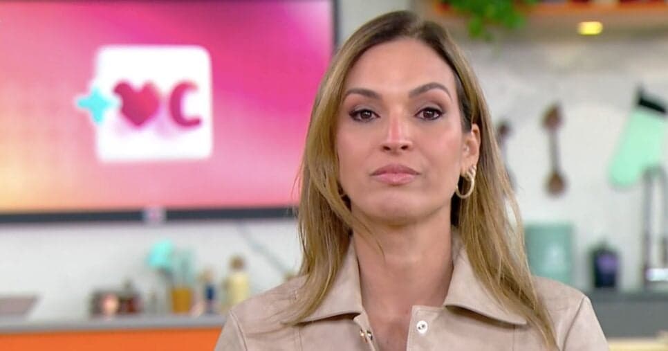 Substituta de Ana Maria acaba de cair no choro com notícia e recado à apresentadora: "Grande tristeza"