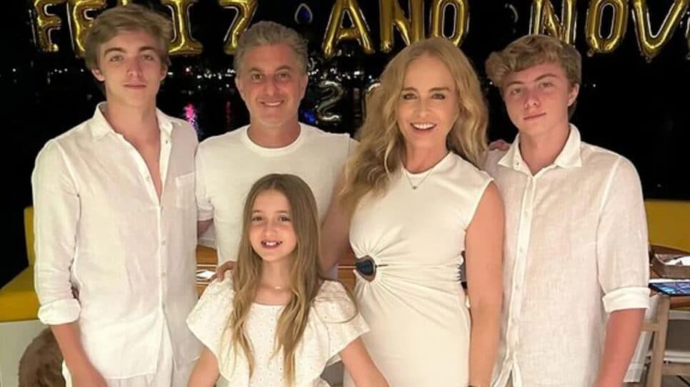 Angélica e sua família (Foto: Reprodução/ Instagram)