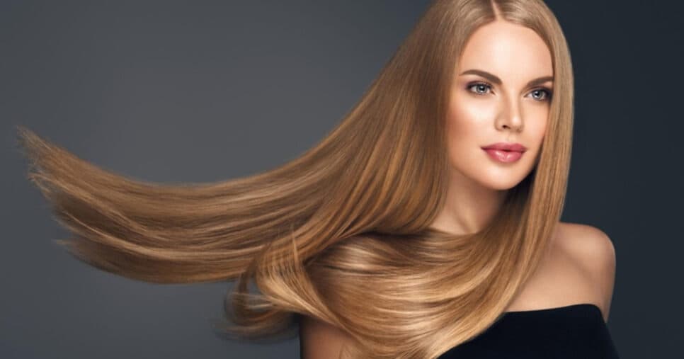 Revitaliza os fios e te dá resultados de salão: Máscara com apenas mel e +1 ingrediente salva seu cabelo