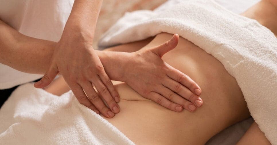 Falência das clínicas de estética: Drenagem linfática caseira em 3 passos traz barriga chapada as 50+