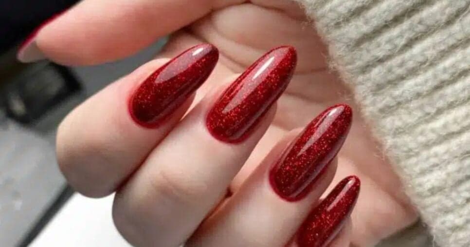 Manicures escondem isso de você: 5 dicas infalíveis para o esmalte durar mais de 10 dias nas unhas