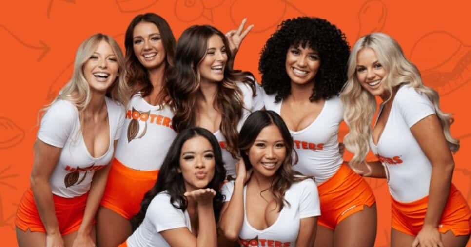 Garçonetes do Hooters (Foto Reprodução/Internet) Garçonetes do Hooters (Foto Reprodução/Internet)